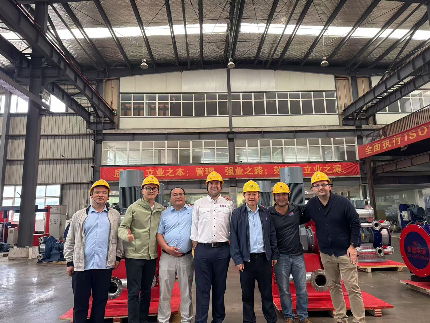 智利客戶(hù)到訪華運(yùn)機(jī)械，合作共贏譜新篇